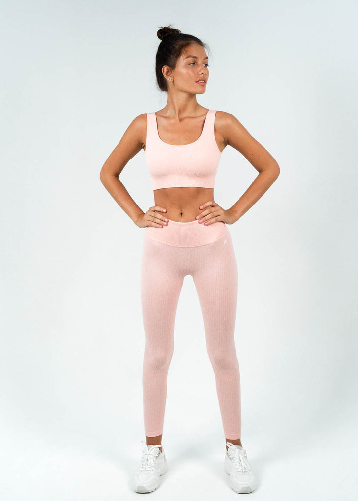 seamless ribbed sports top with leggings